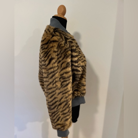 Stella McCartney Girls Faux Fur Jacket - size 12 - Picture 3 of 5
